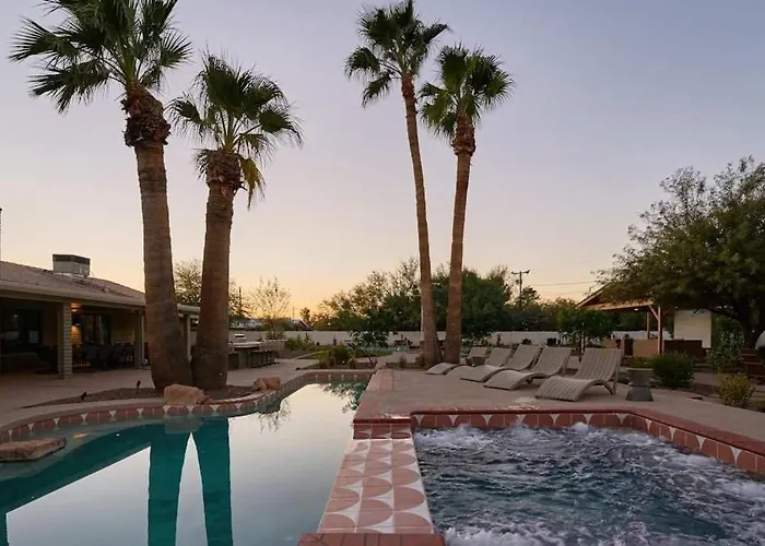 Holiday home Luxury Mega Compound Heated Pools Scottsdale